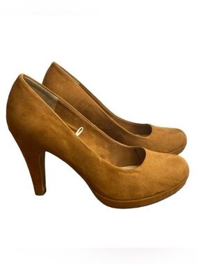 Marco Tozzi Neutral Tan Round Toe Platform Heel Pumps Size EU 40
